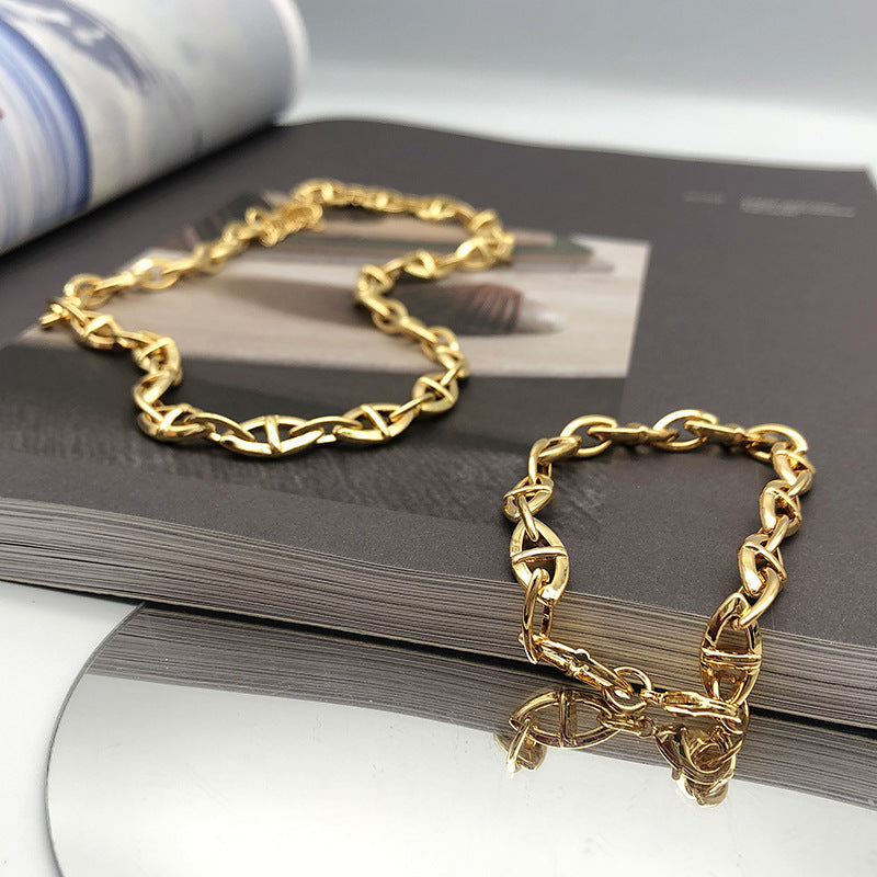 European And American Pig Nose Necklace Female Sharp Metal Sense Chain Plated Real Gold 18K Simple Niche Design Clavicle Chain Ins