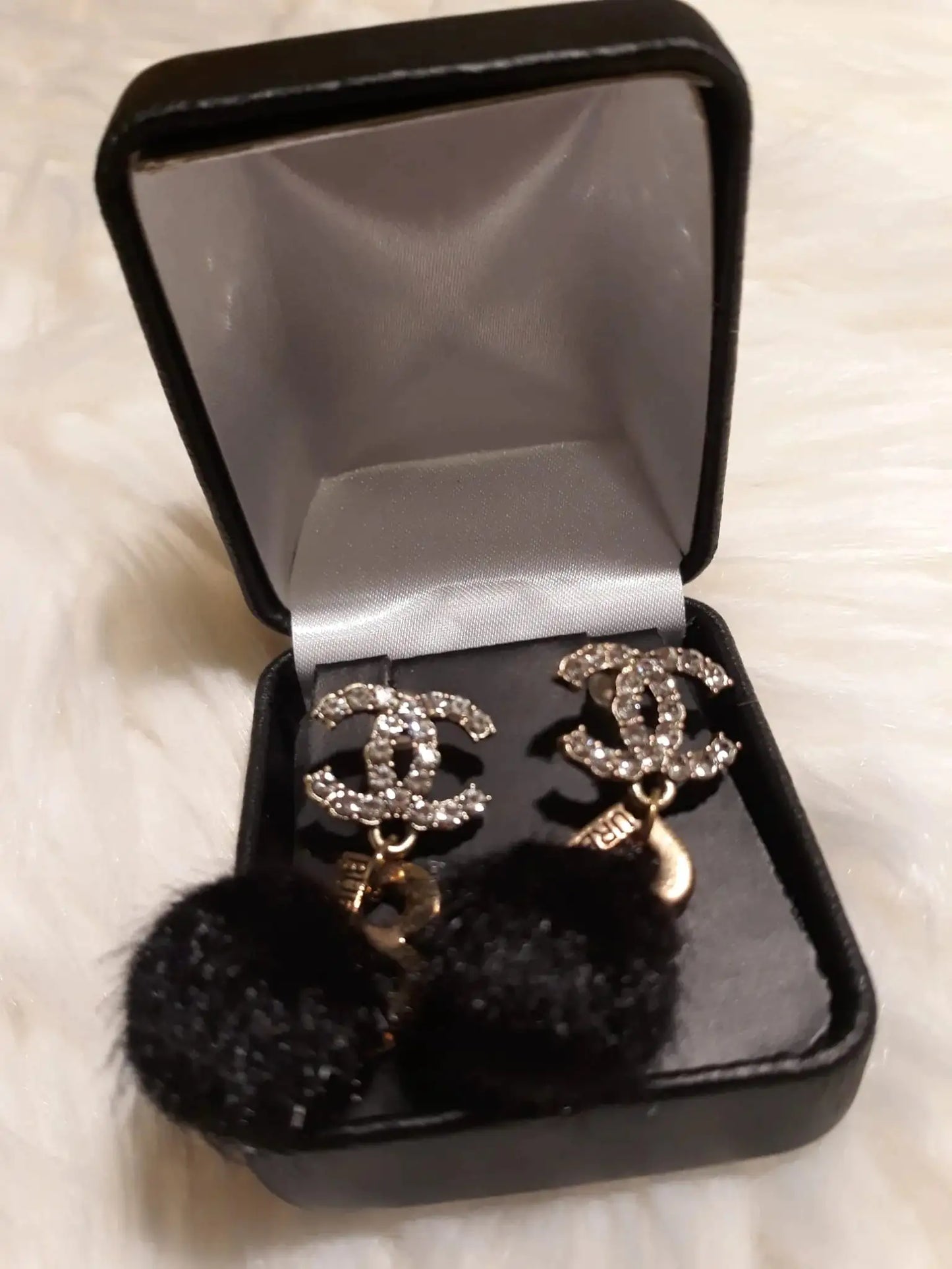 Chic Black Fur Design Earrings