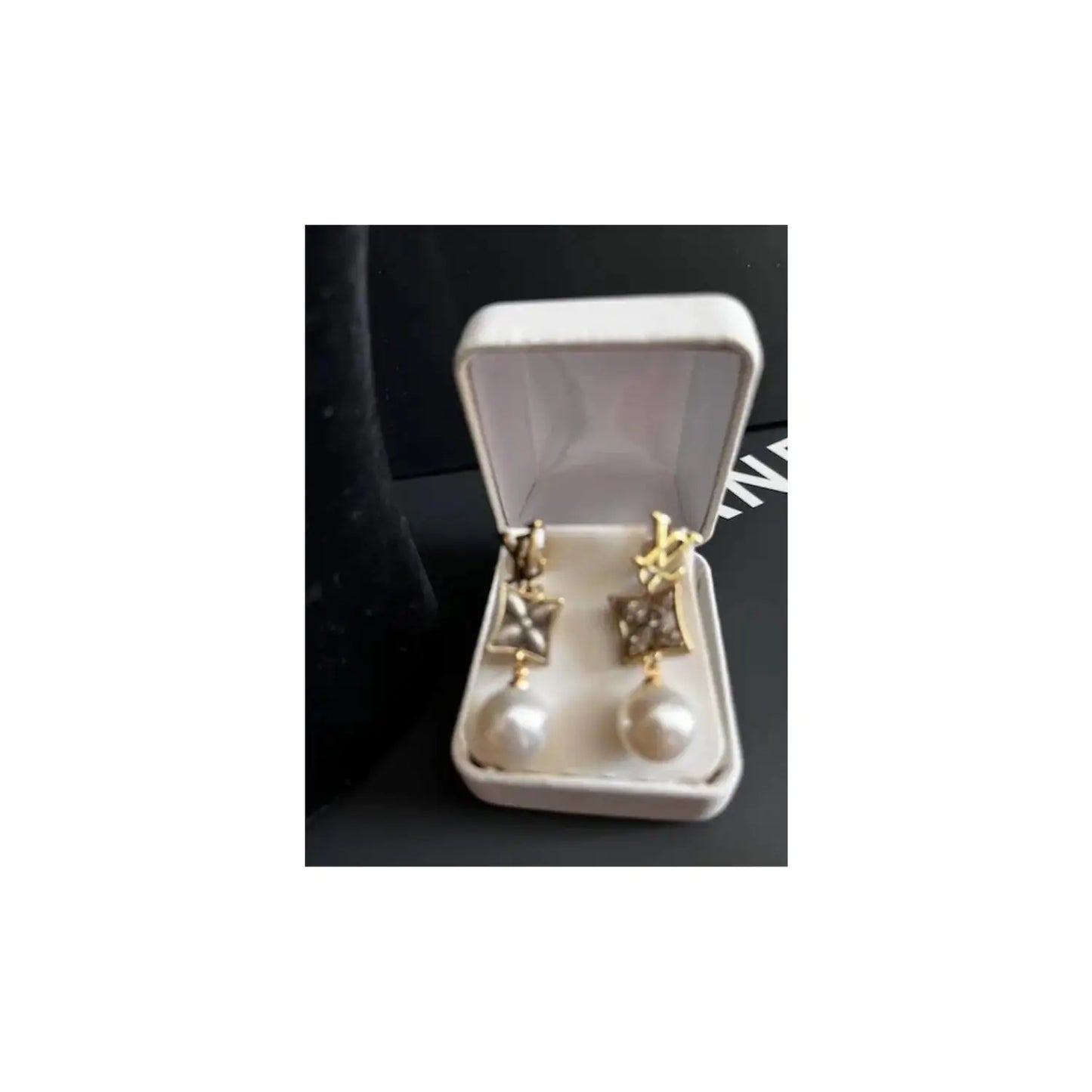 Pearl Design Earrings