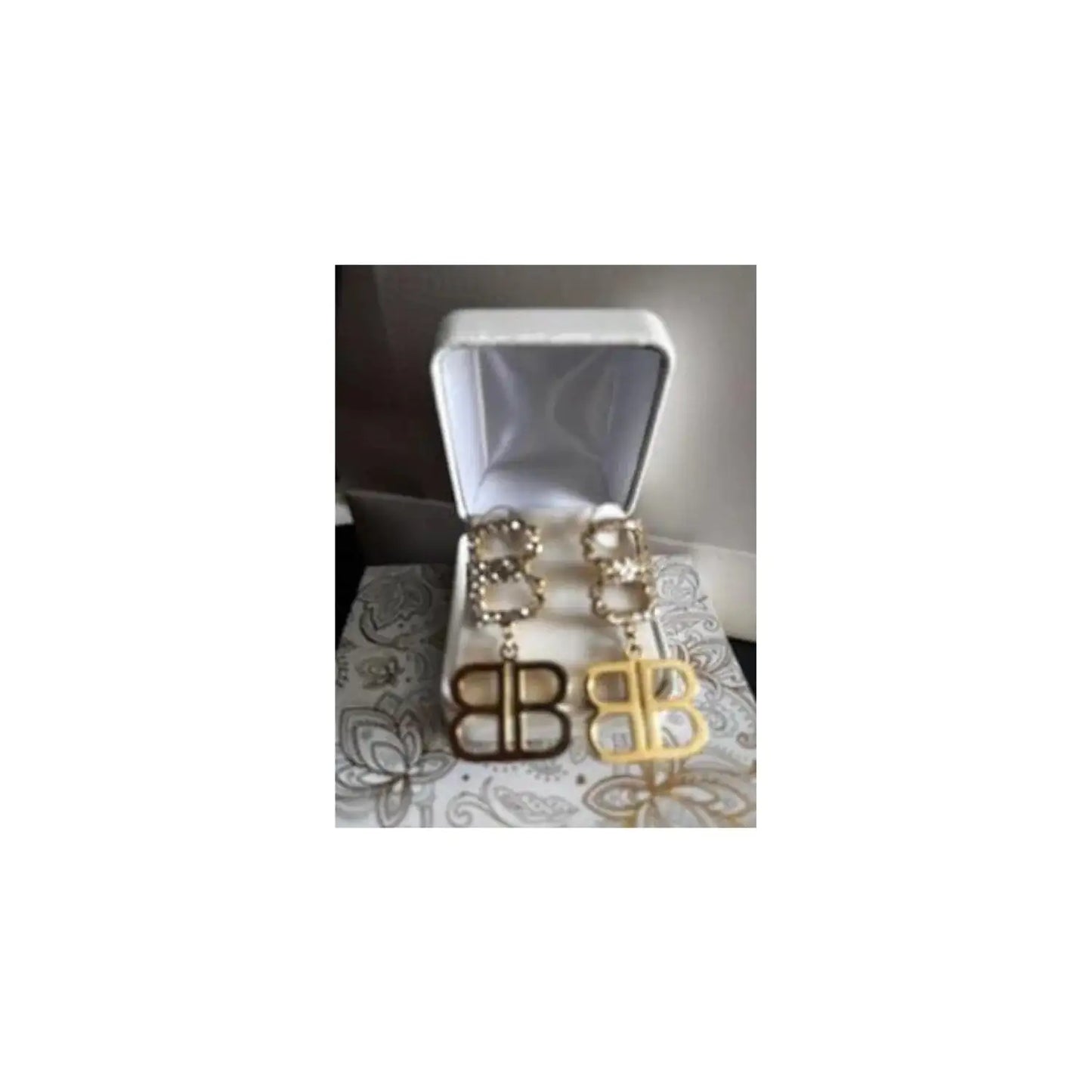 Chic Design Earrings