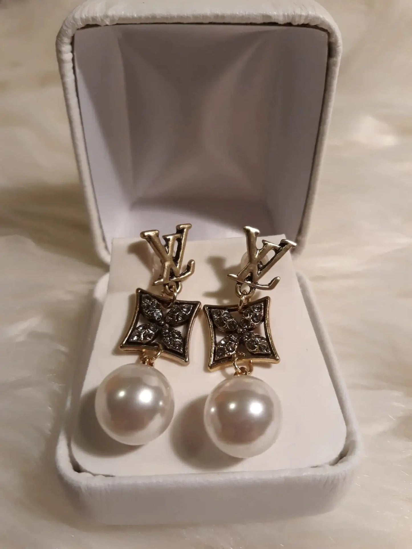 Pearl Design Earrings