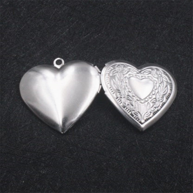 Lovers Love Peach Heart Necklace Carved Retro