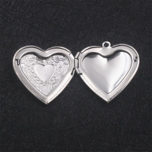 Lovers Love Peach Heart Necklace Carved Retro