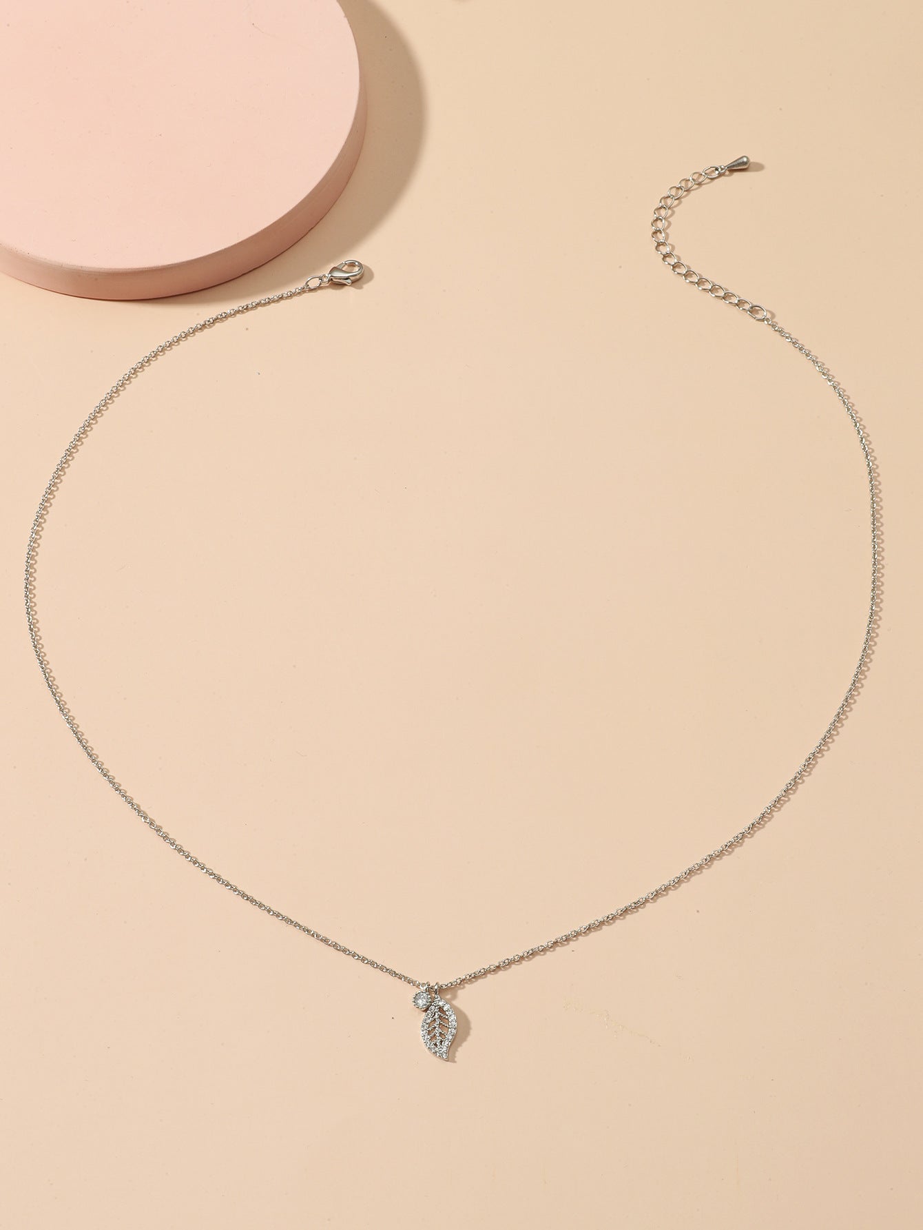 Summer New O Word Chain Hollow Personality Leaf Shape