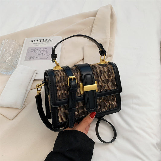 Small Bag Female Retro Niche Portable Messenger