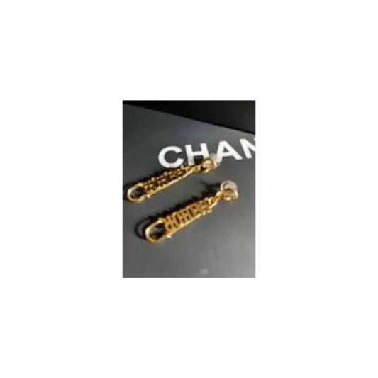 Chic Pendant Design Earrings