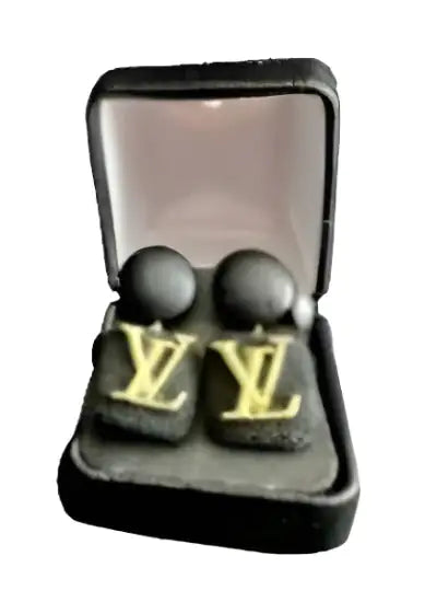 Elegant Design Earrings